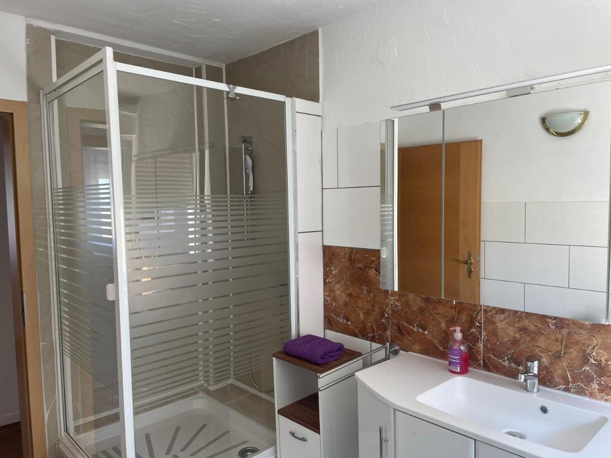 Apartament Mit Schlafzimmer Лар Экстерьер фото